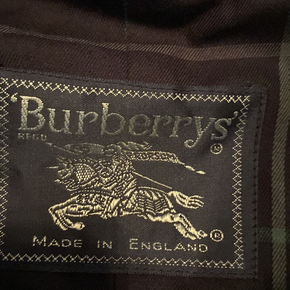 Burberry’s trench coat - Picture 13 of 14